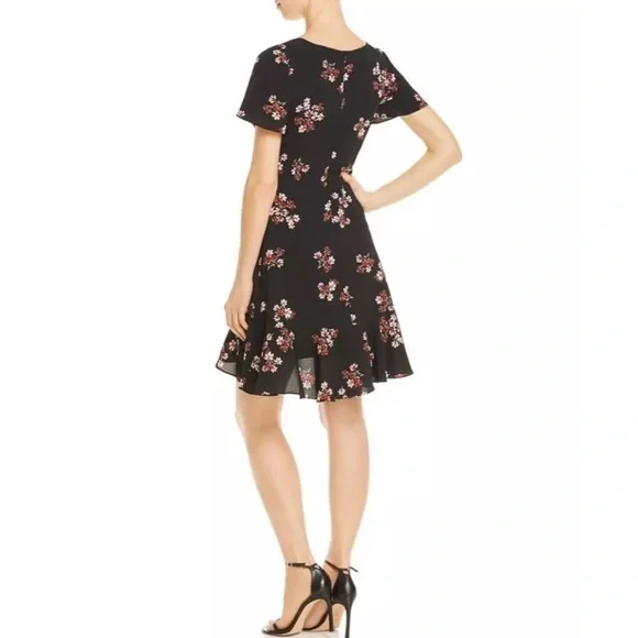 BB Dakota Floral V-Neck Ruffle Flare Swing Mini Dress Size 6 Women’s Fall Dress - Picture 4 of 16